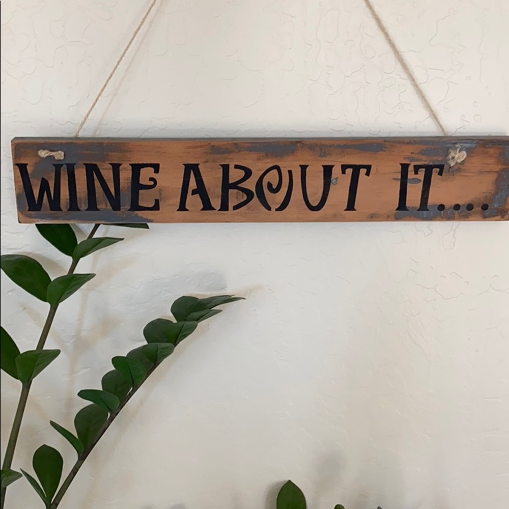 Rustic handmade wooden Wine sign 🍾 - Picture 2 of 3
